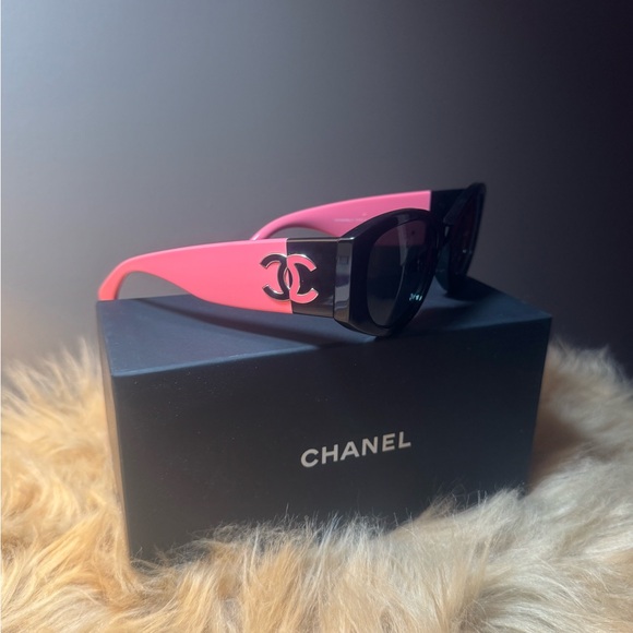 CHANEL Accessories - Like New Chanel Pink and Black Sunglasses.
